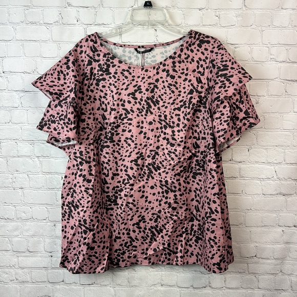 BloomChic Pink Leopard Crew Neck Ruffle Tiered Sleeve Blouse Plus Size 1X - Picture 2 of 6